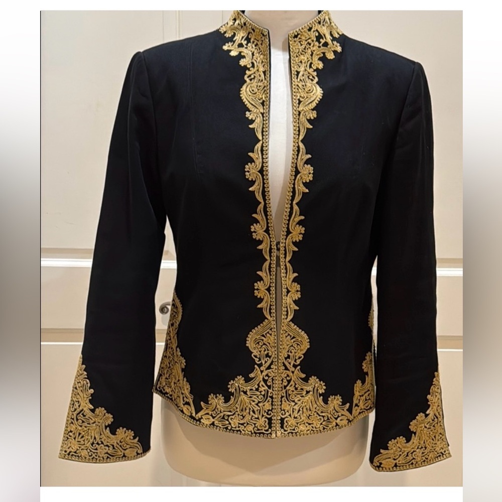 Ladies embroidered jacket size 6 price is firm